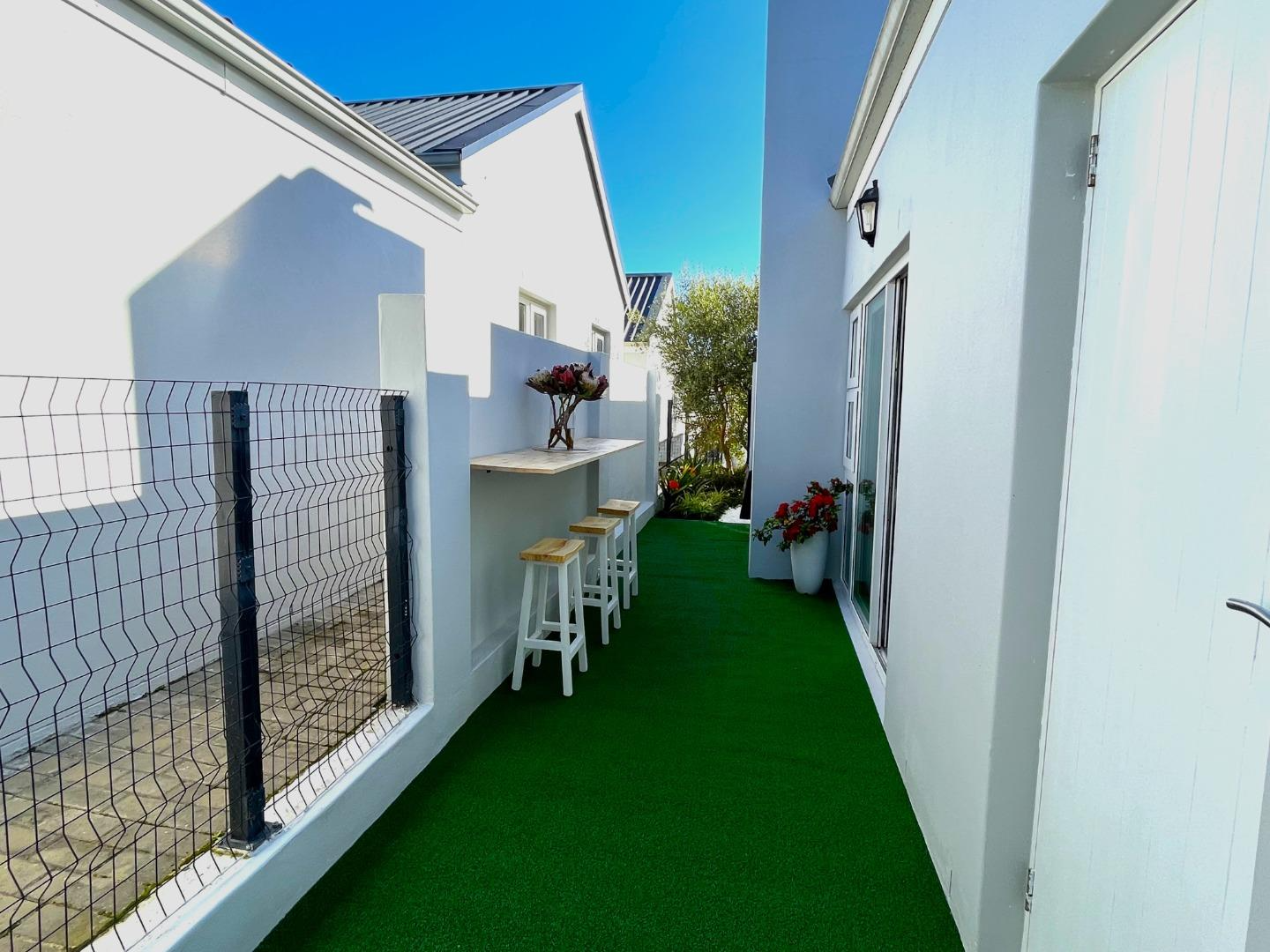 3 Bedroom Property for Sale in Bergenzicht Estate Western Cape